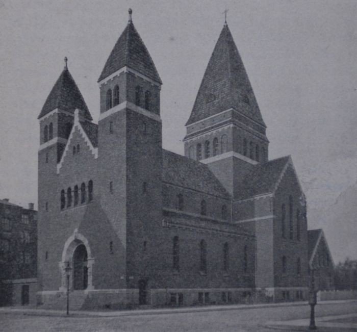 Den fungerede som kirke indtil 1912